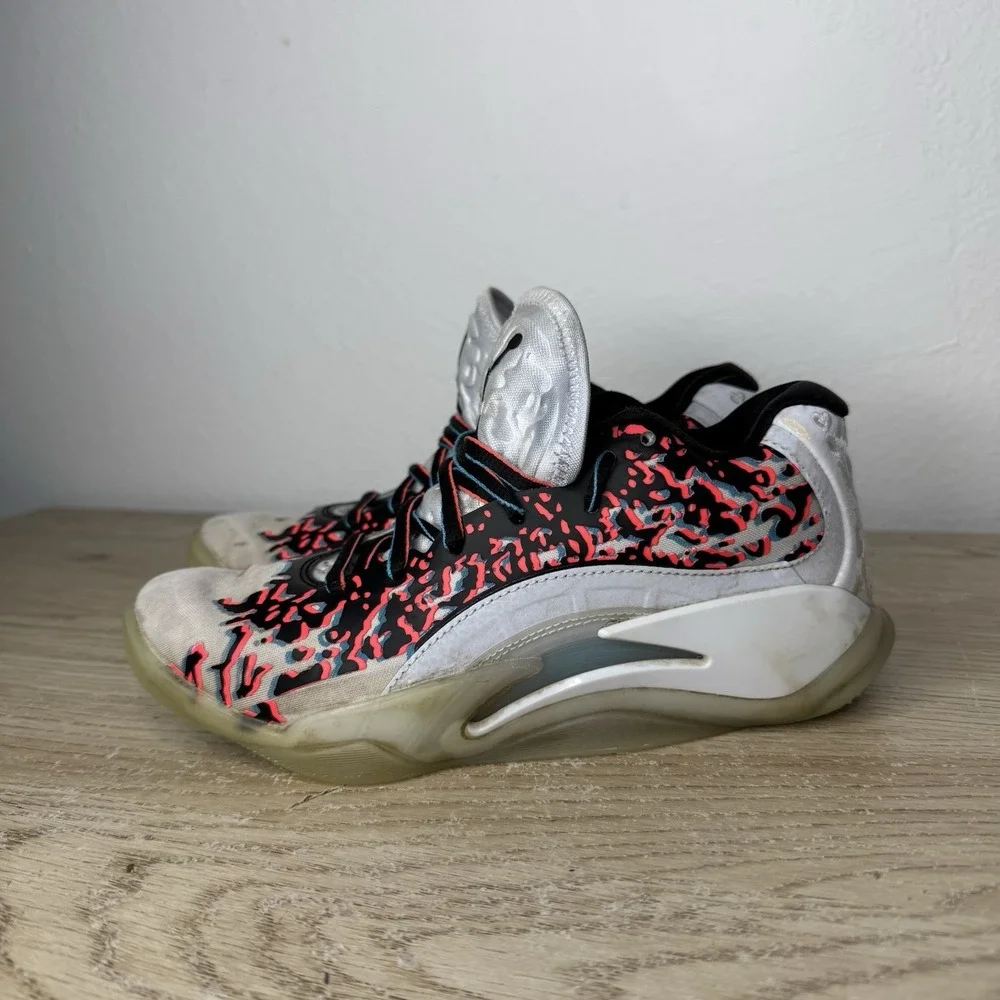 Jordan Zion 3 Z3D White Black Crimson‎ Youth Size 4Y FZ4792-060 OXIDIZED
